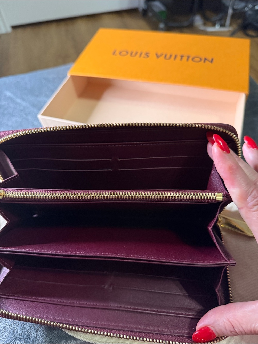 Louis Vuitton Rouge Leopard Print Vernis Zip-Around Wallet - Picture 2 of 8